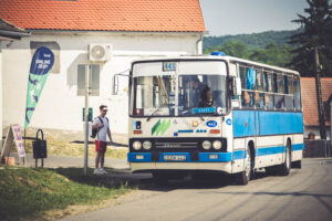 566A9856